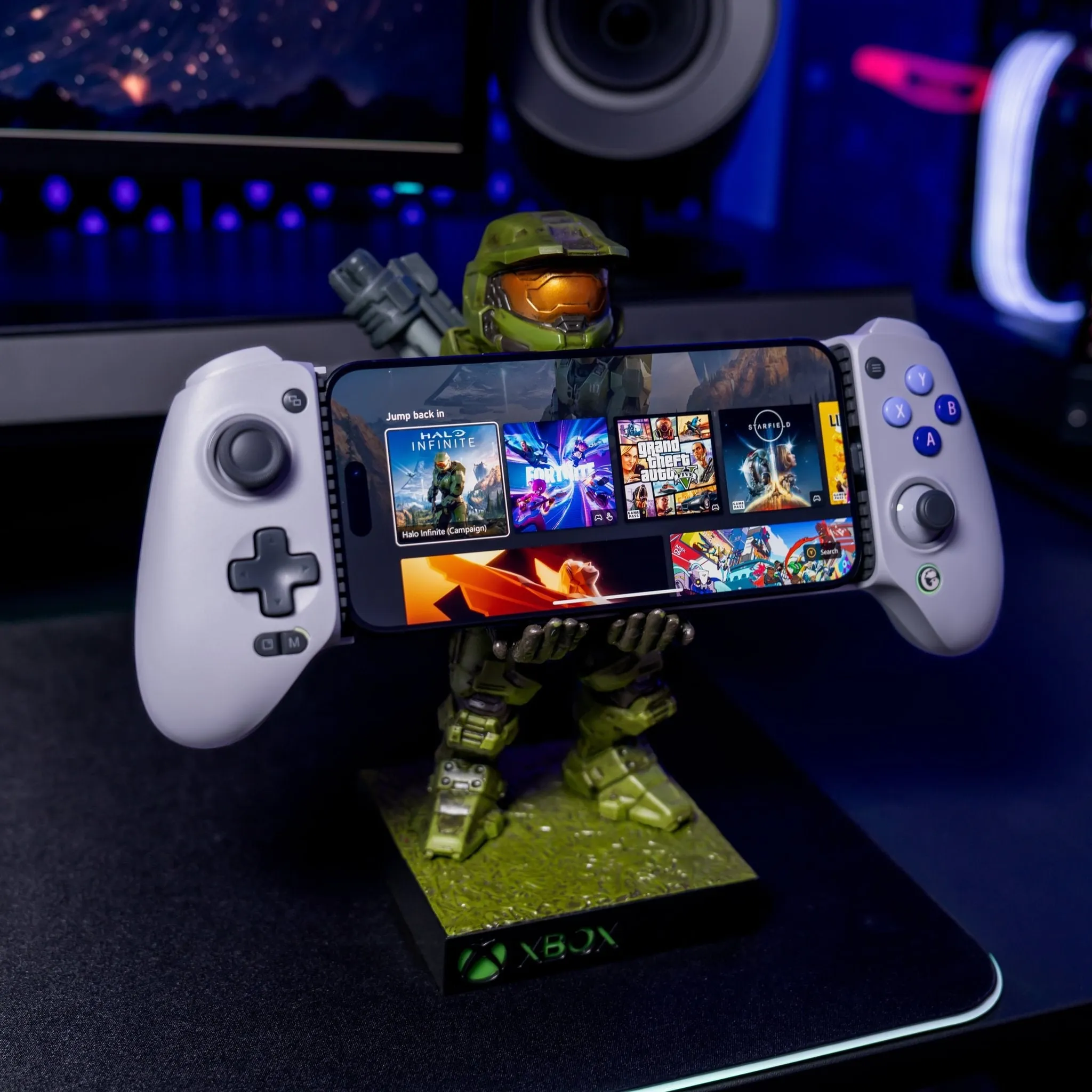 Halo: Master Chief Infinite Light-Up Square Base Cable Guys Controller Holder and Phone Stand