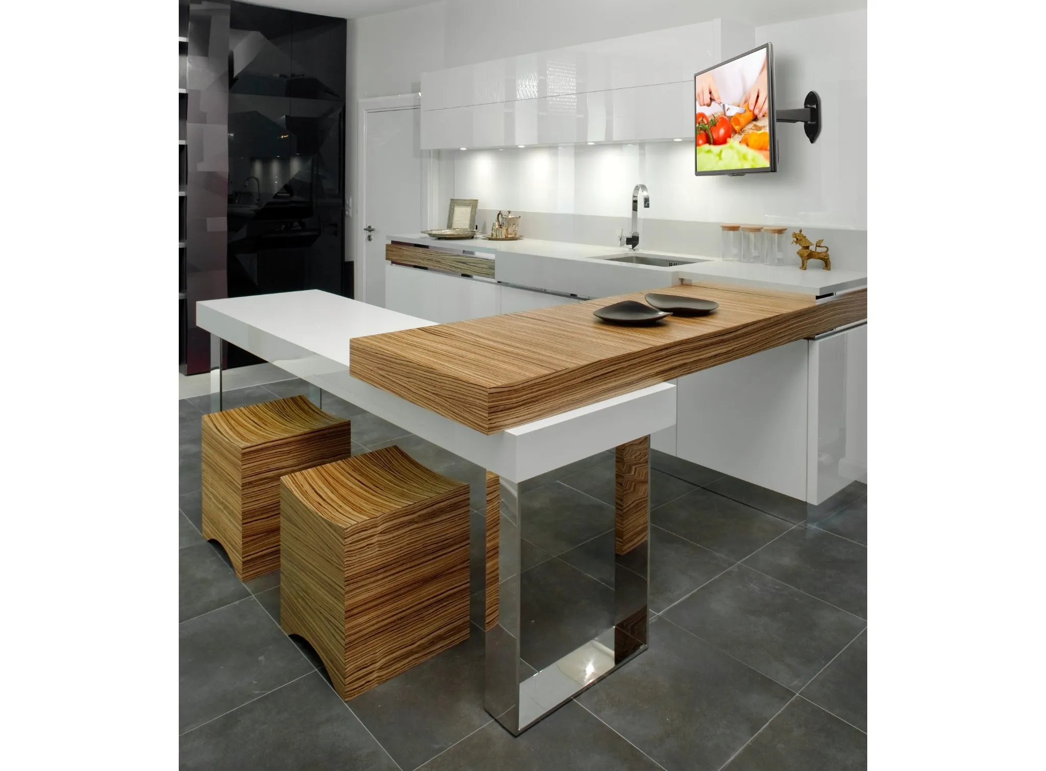 <html>SmartMount<sup>®</sup> Pivoting Wall Mount for 22" to 43" Displays</html>