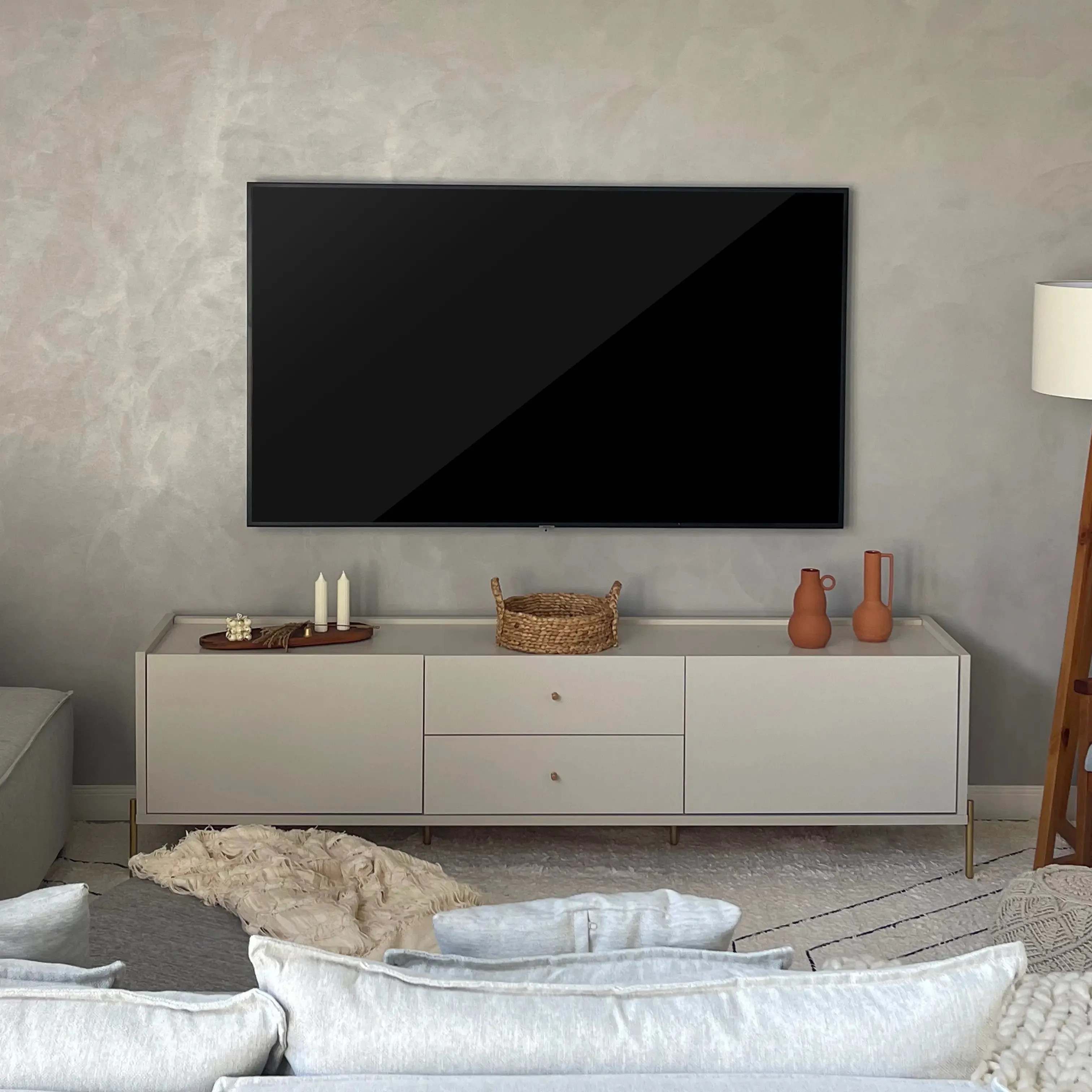 Rack para TV Até 75" 2 Gavetas 2 Portas Jasper 220 cm - Off White Fosco c/ Dourado