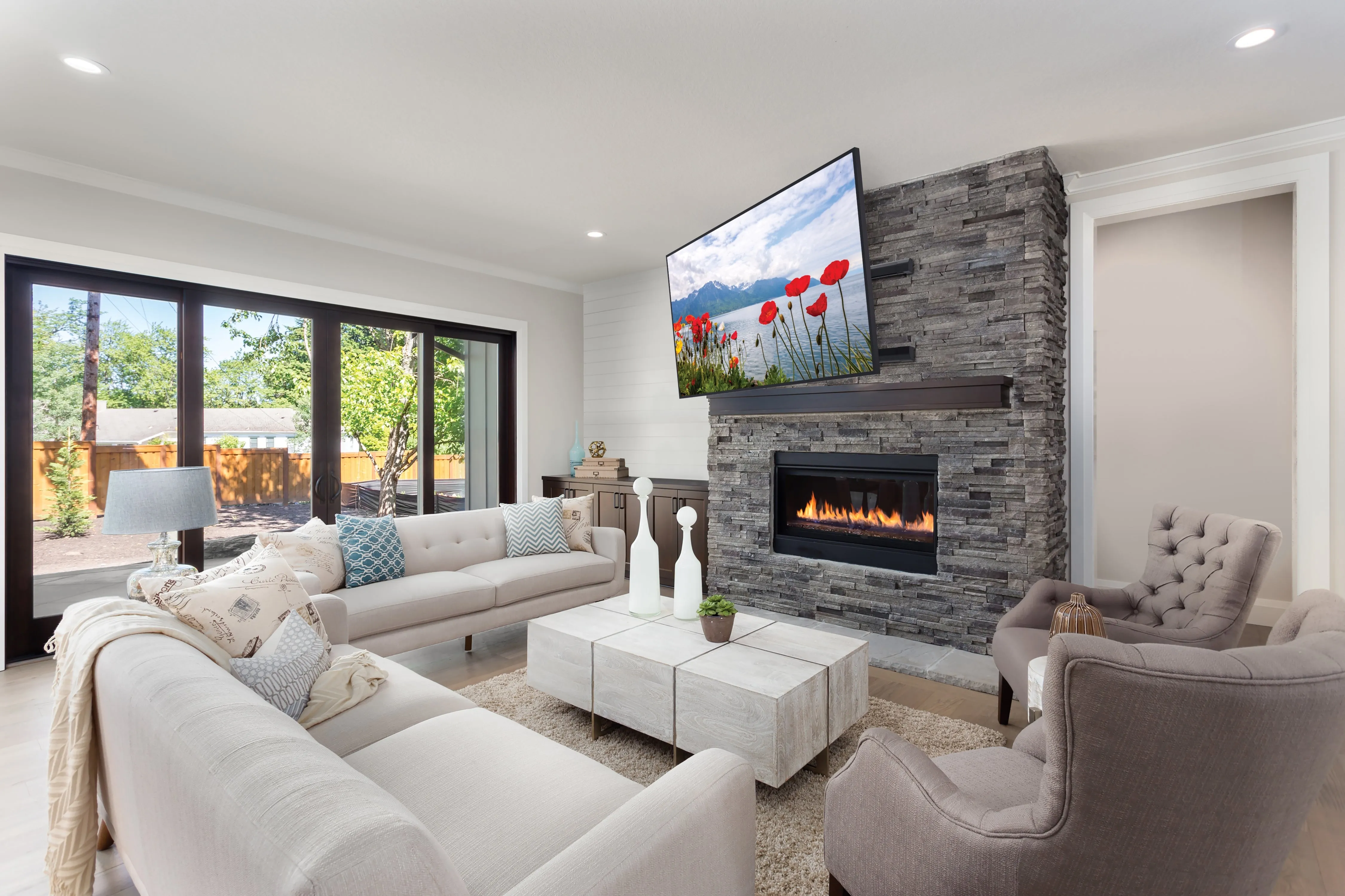 SmartMount<sup>®</sup> Articulating Wall Mount for 50" to 90"  Displays