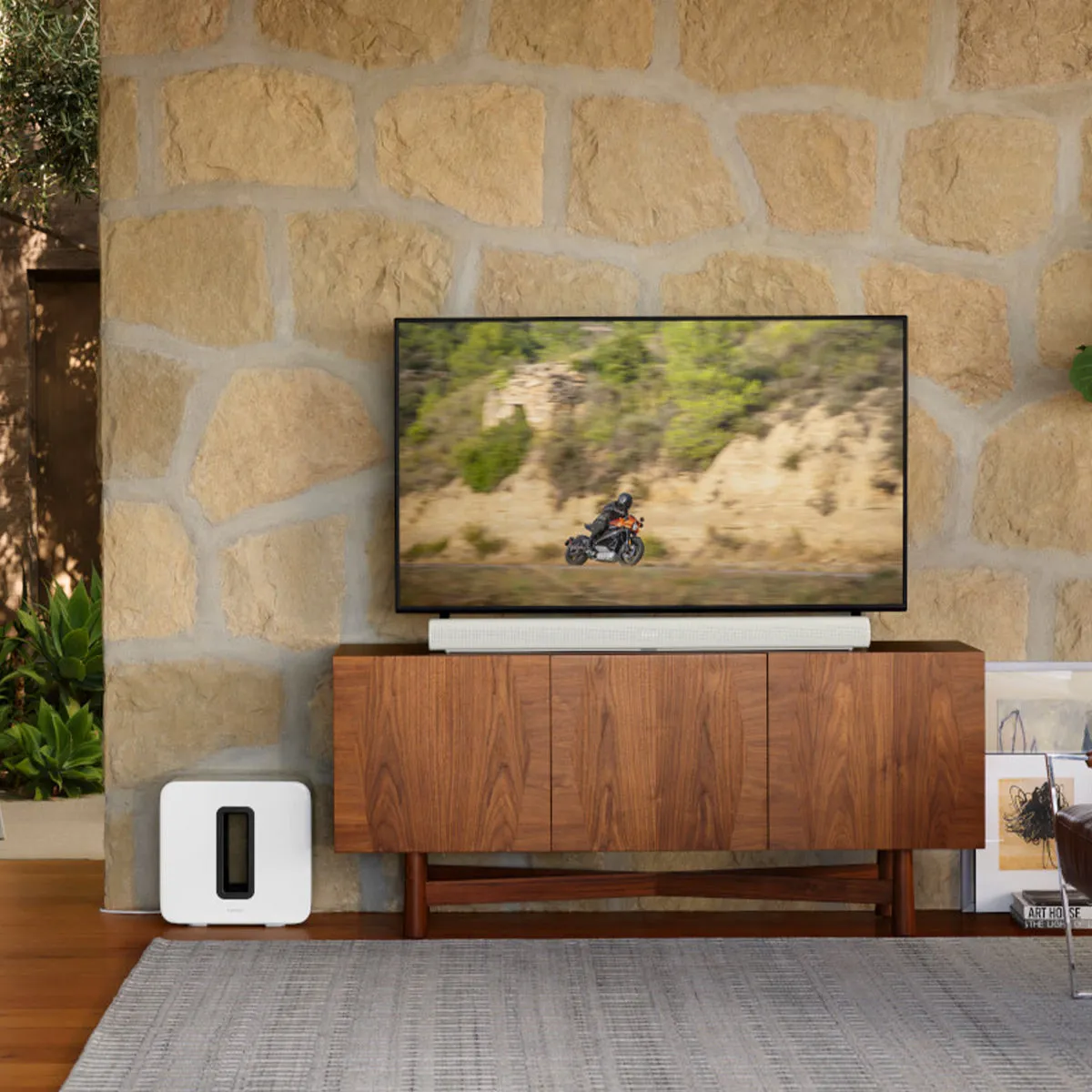 Sonos Arc Wireless Soundbar with Dolby Atmos, Apple AirPlay 2, and Built-in Voice Assistant (White)