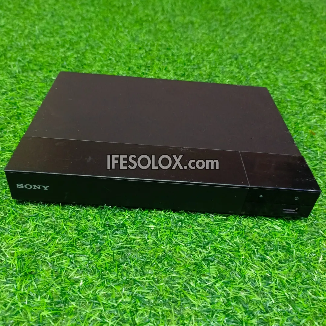 Sony BDP-S6700 Smart 3D Blu-ray DVD Player with 4K Upscaling, Bluetooth, Built-in WiFi, Miracast - Foreign Used